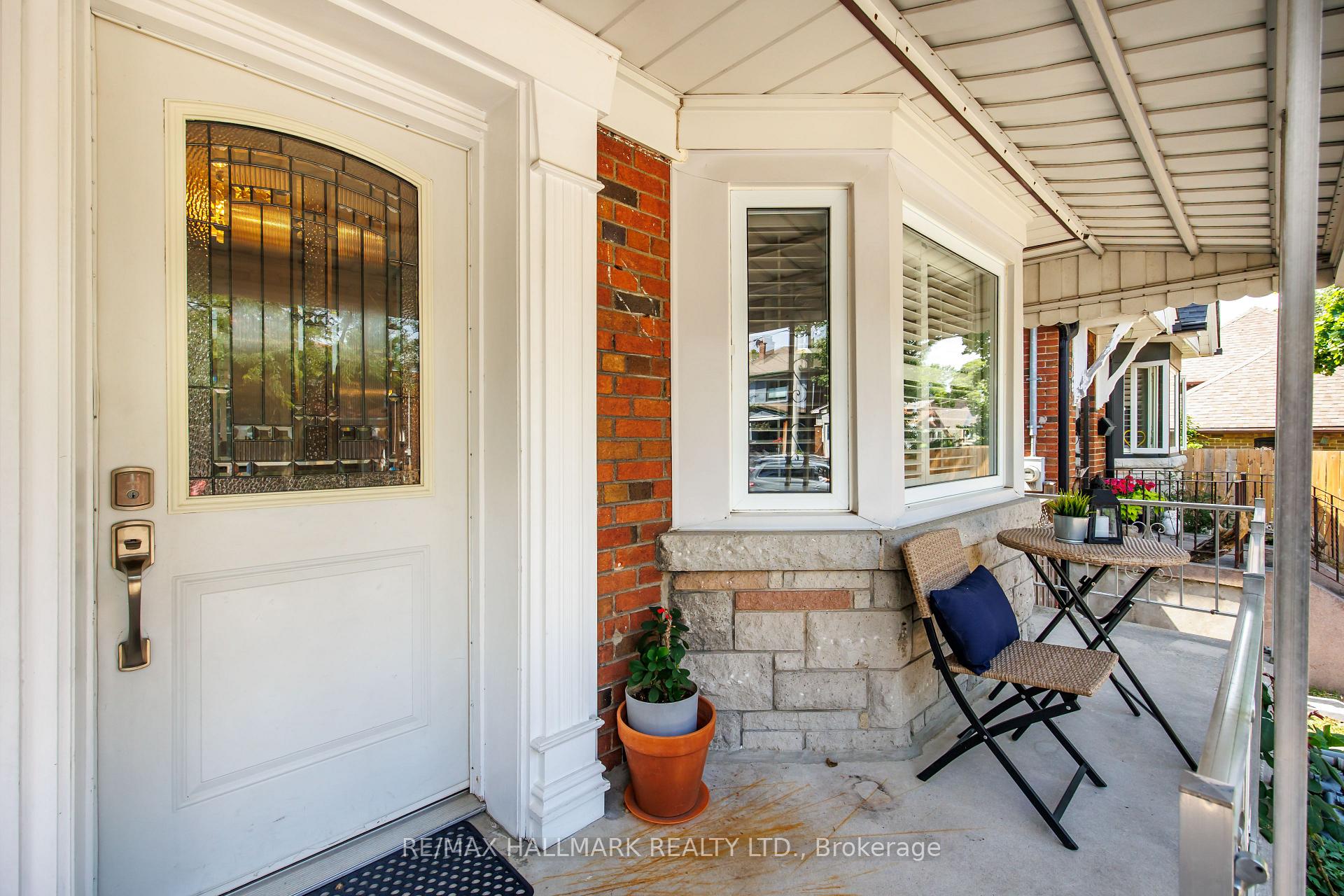 Photo 2 of 236 Dewhurst Boulevard N, Toronto, Danforth Village-East York — HOMEH
