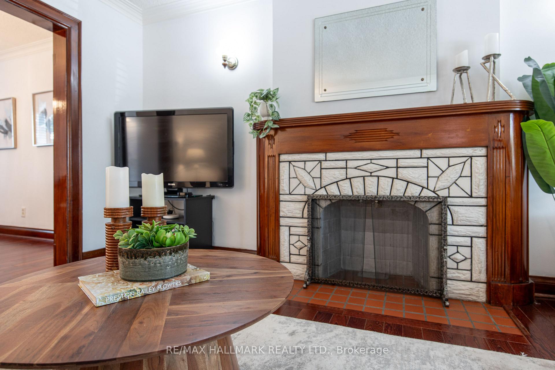 Photo 6 of 236 Dewhurst Boulevard N, Toronto, Danforth Village-East York — HOMEH