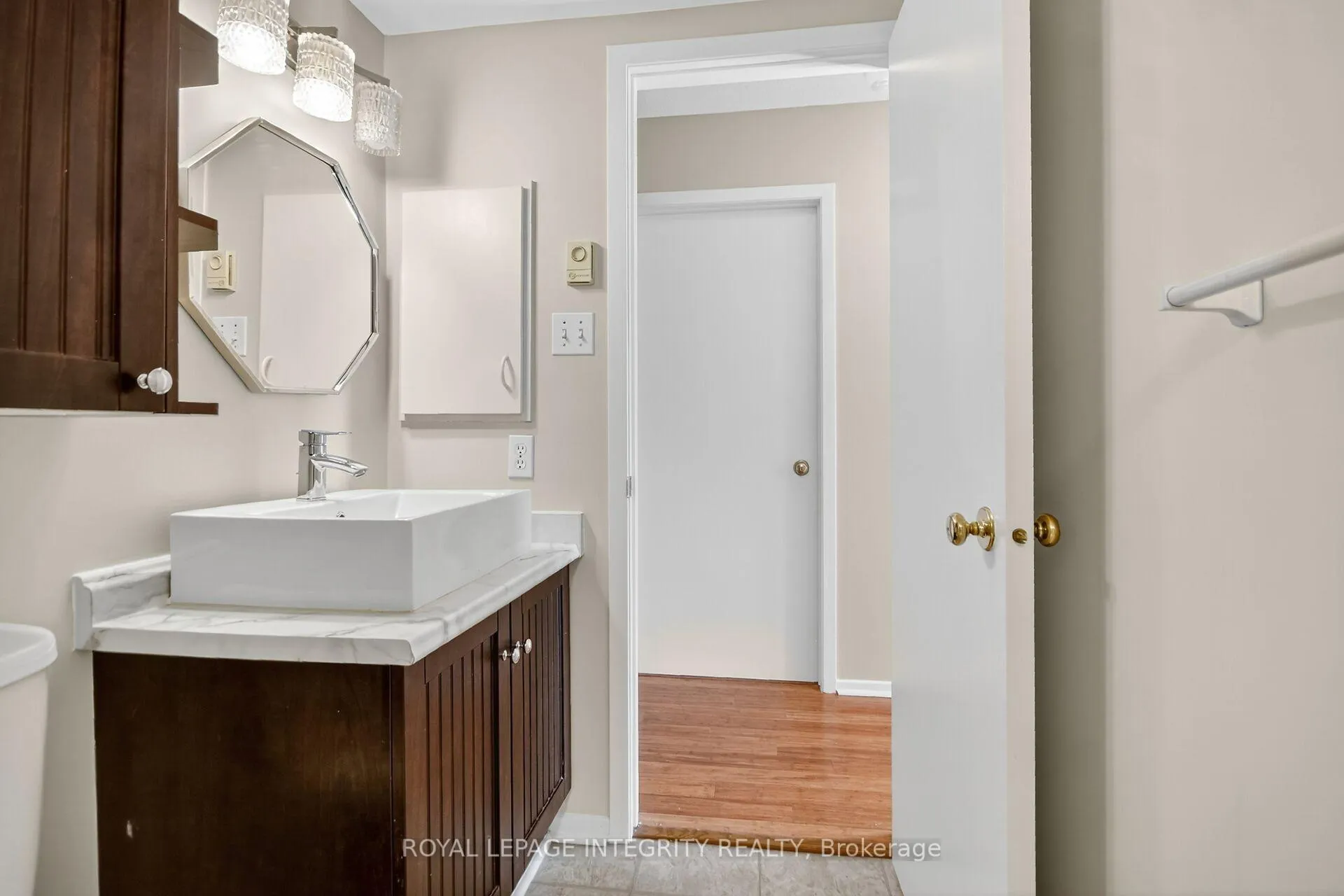 Photo 15 of Unit A, 214 Equestrian Drive, Ottawa, Kanata - Bridlewood — HOMEH