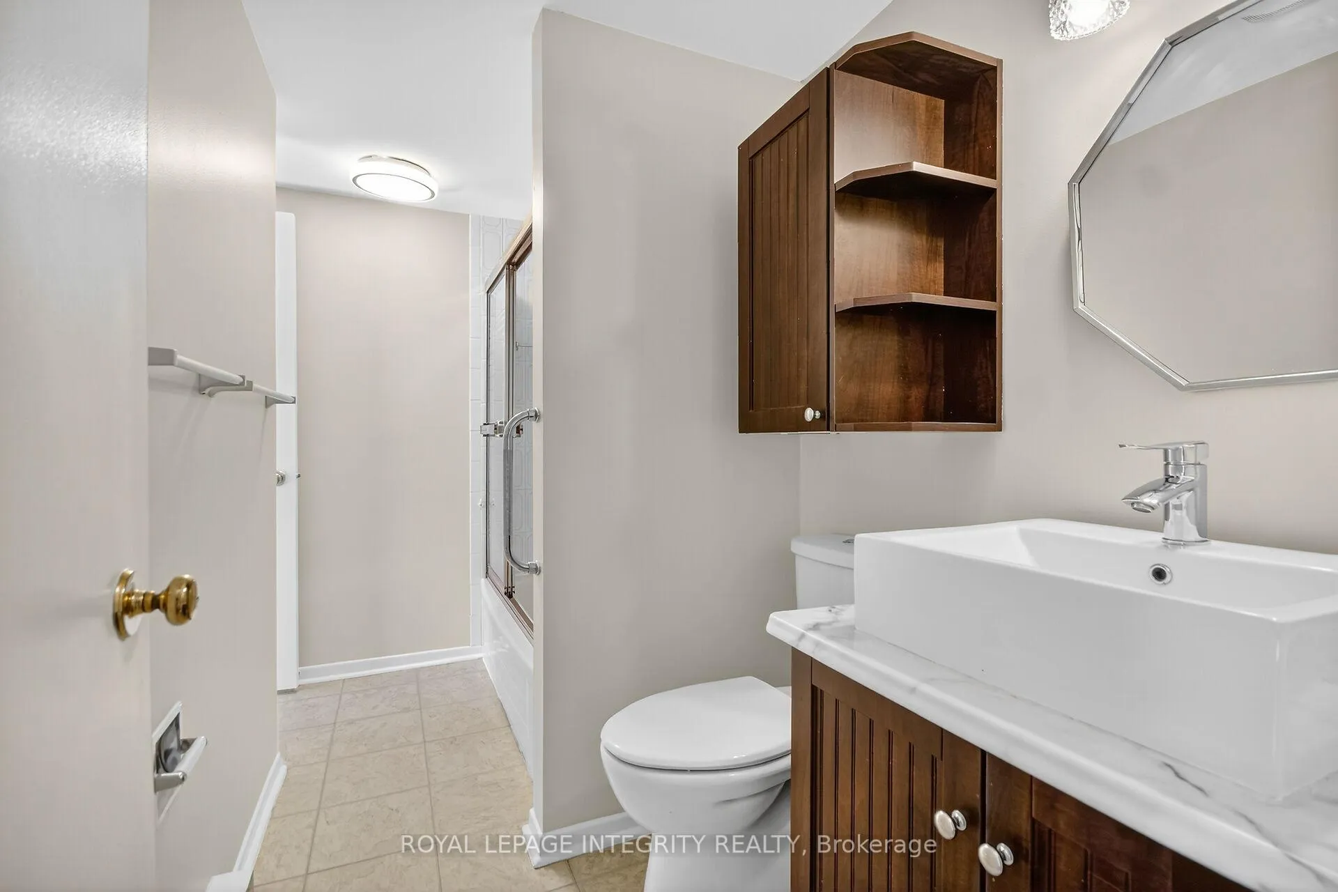 Photo 18 of Unit A, 214 Equestrian Drive, Ottawa, Kanata - Bridlewood — HOMEH