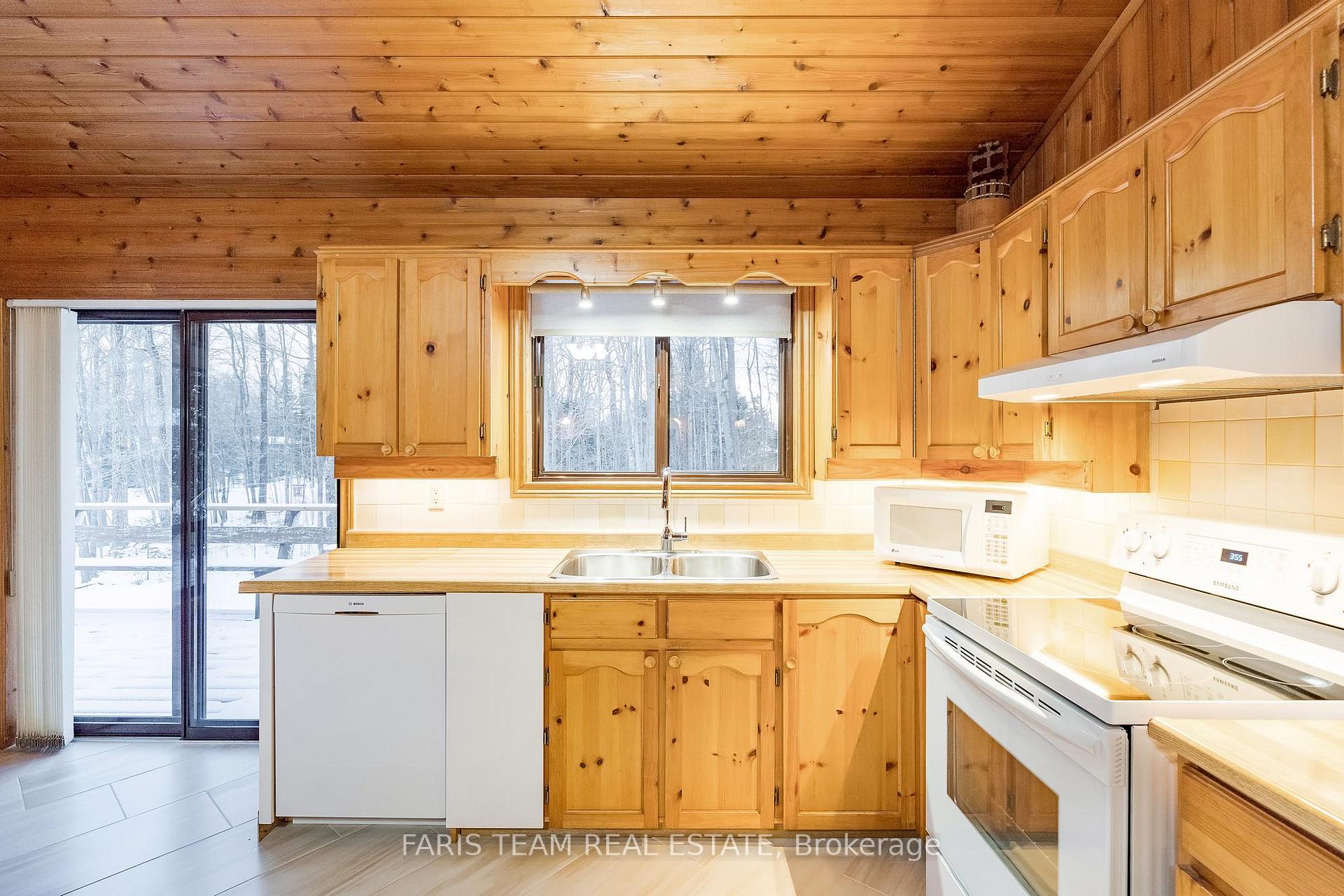 Photo 13 of 8 Celestine Court, Tiny, Rural Tiny — HOMEH