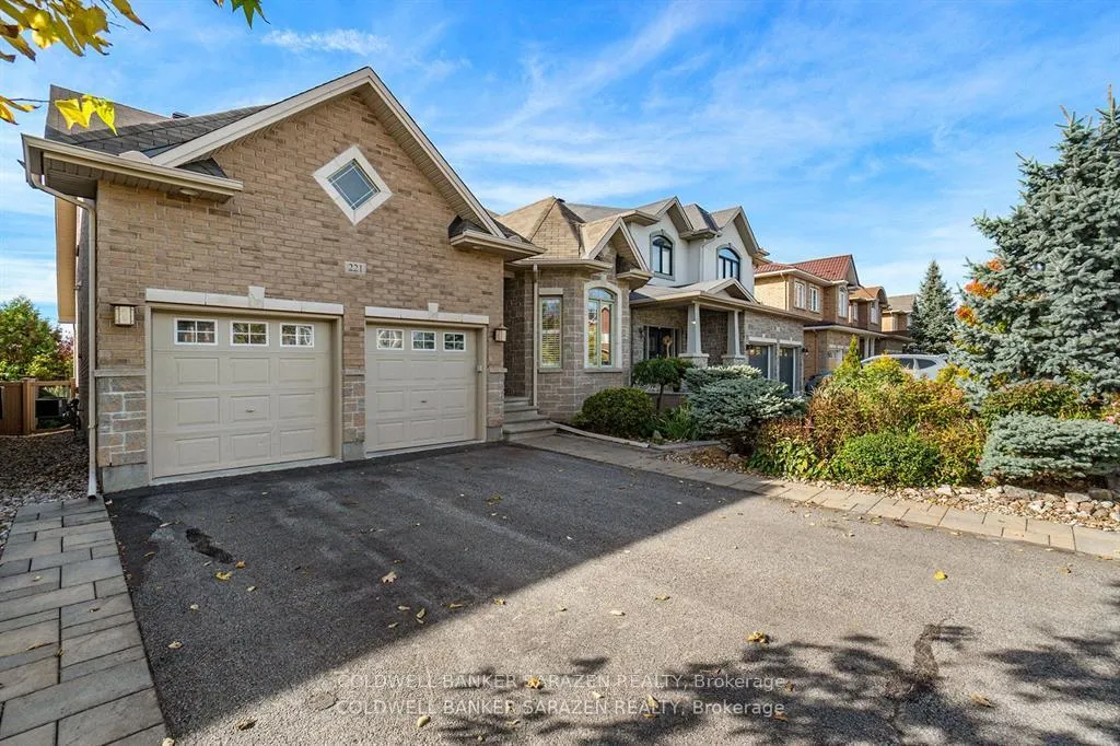 Photo 3 of 221 Madhu Crescent, Ottawa, Mooneys Bay — HOMEH