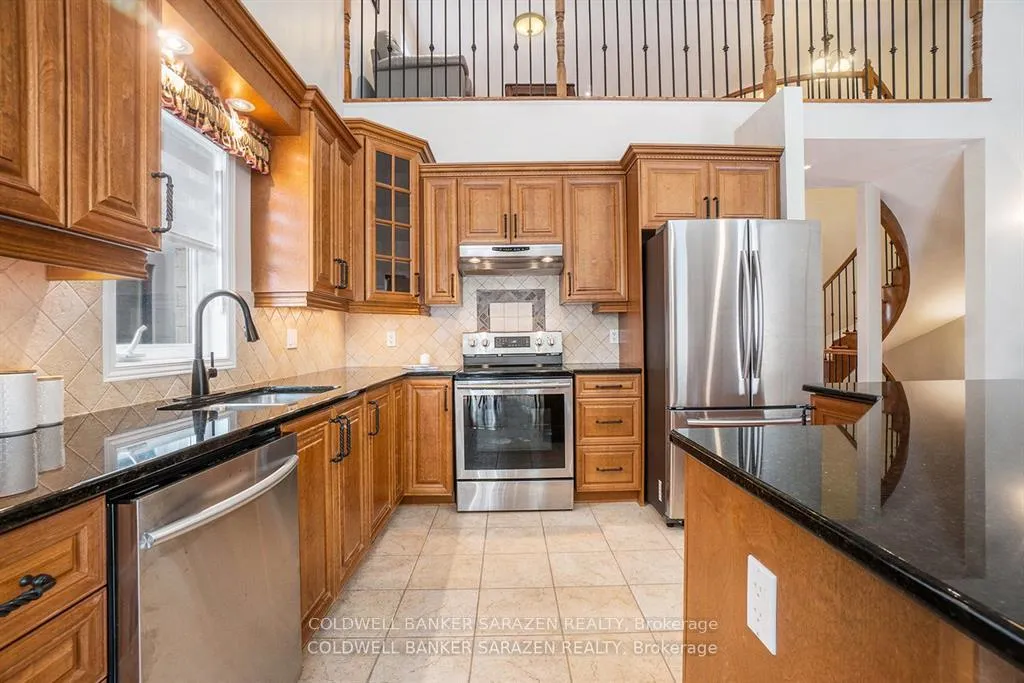 Photo 12 of 221 Madhu Crescent, Ottawa, Mooneys Bay — HOMEH