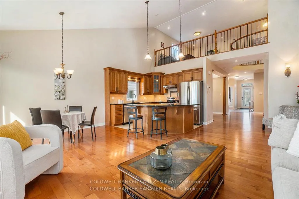 Photo 14 of 221 Madhu Crescent, Ottawa, Mooneys Bay — HOMEH