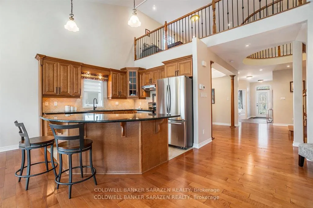 Photo 15 of 221 Madhu Crescent, Ottawa, Mooneys Bay — HOMEH