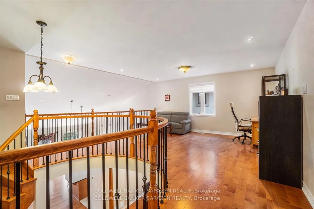 Photo 16 of 221 Madhu Crescent, Ottawa, Mooneys Bay — HOMEH