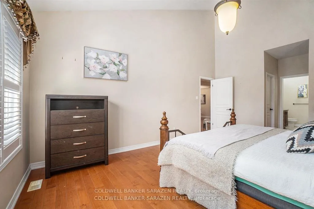 Photo 22 of 221 Madhu Crescent, Ottawa, Mooneys Bay — HOMEH