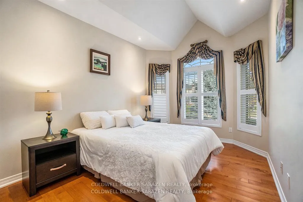 Photo 27 of 221 Madhu Crescent, Ottawa, Mooneys Bay — HOMEH