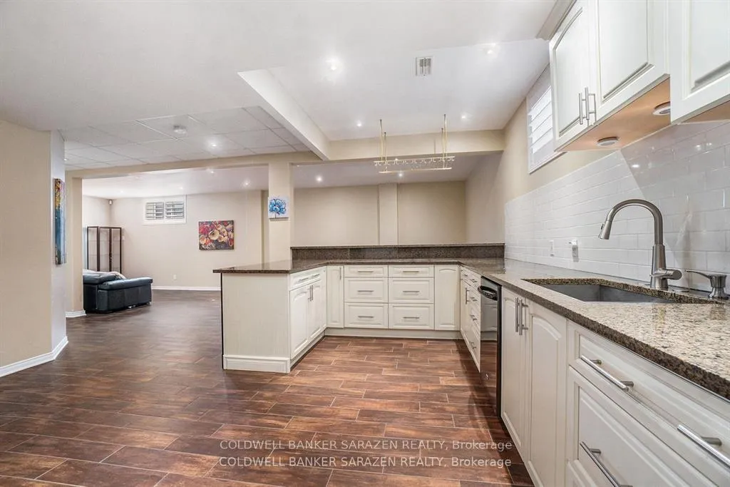 Photo 31 of 221 Madhu Crescent, Ottawa, Mooneys Bay — HOMEH
