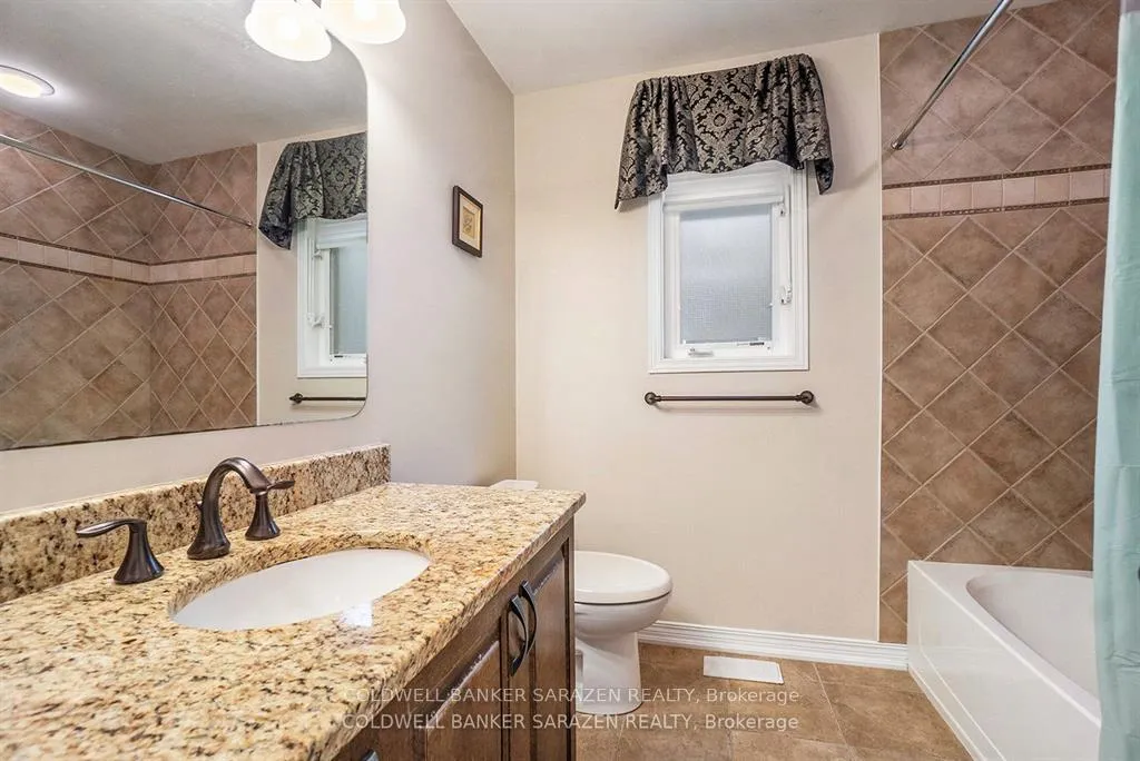 Photo 33 of 221 Madhu Crescent, Ottawa, Mooneys Bay — HOMEH