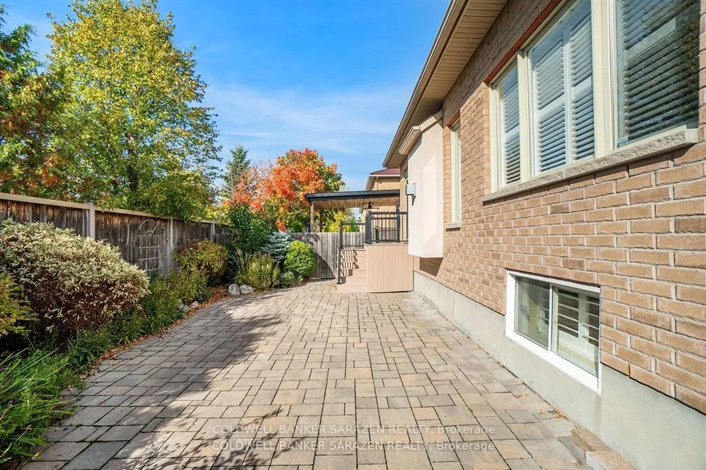 Photo 37 of 221 Madhu Crescent, Ottawa, Mooneys Bay — HOMEH