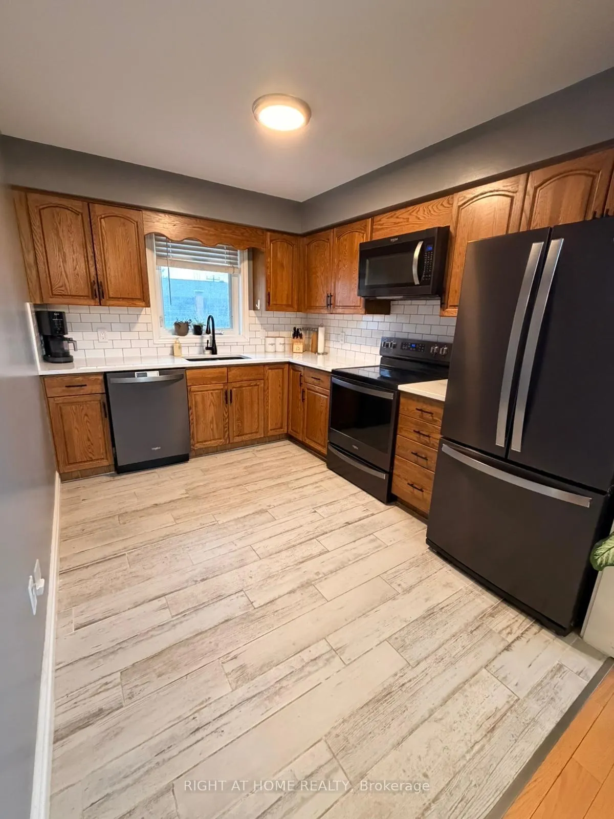 Photo 4 of 786 8th Street E, Owen Sound — HOMEH