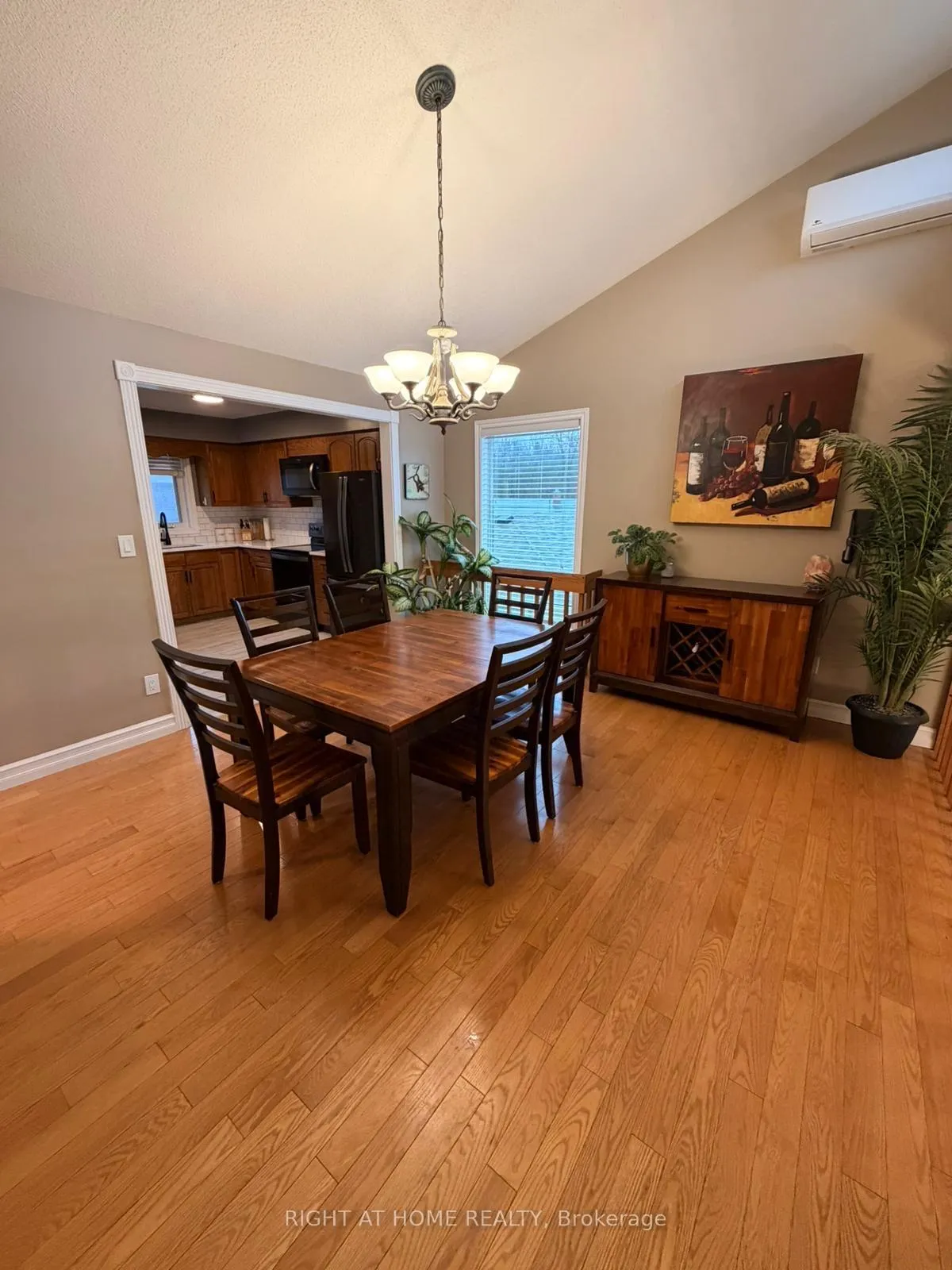 Photo 5 of 786 8th Street E, Owen Sound — HOMEH