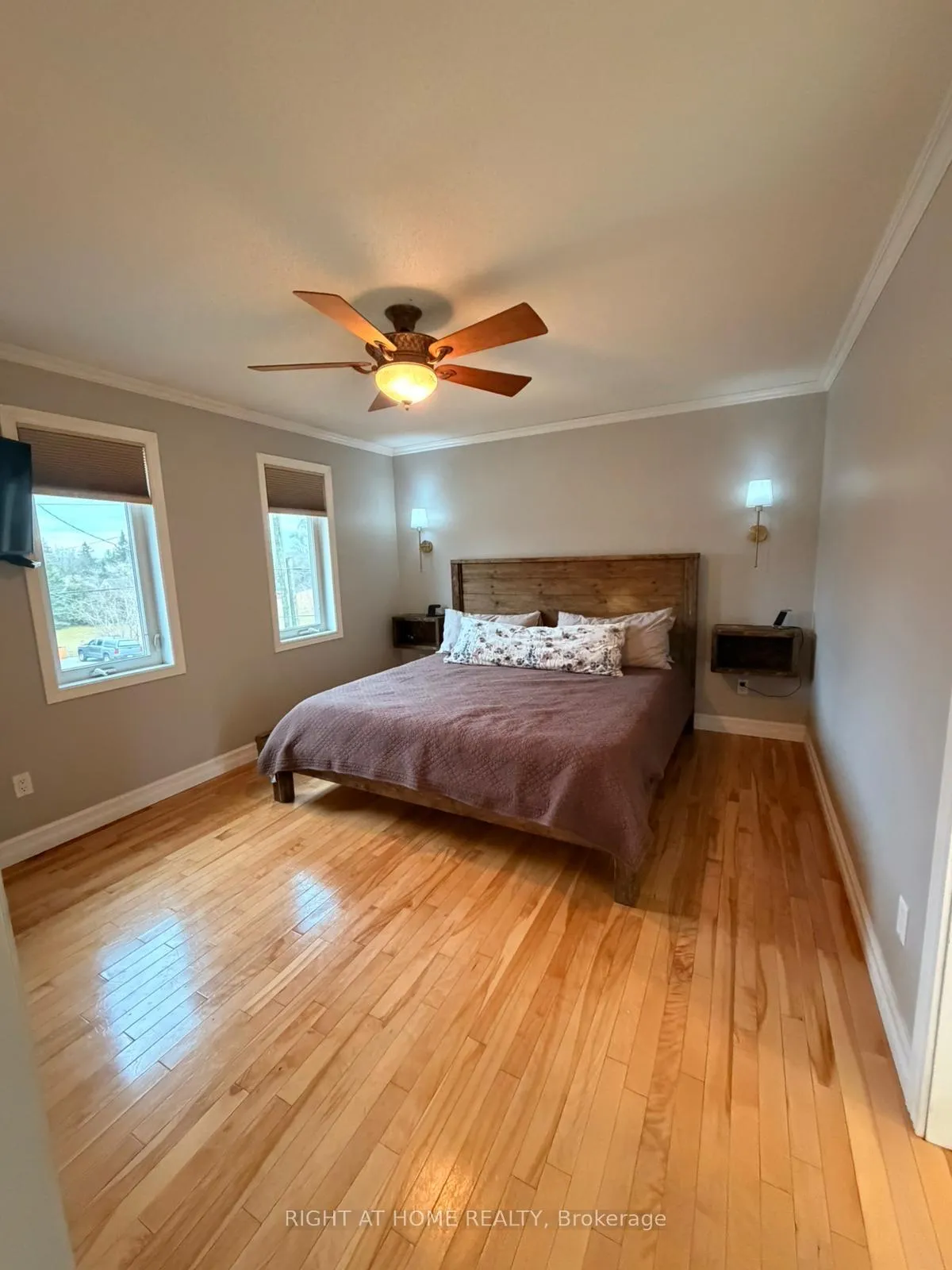 Photo 10 of 786 8th Street E, Owen Sound — HOMEH