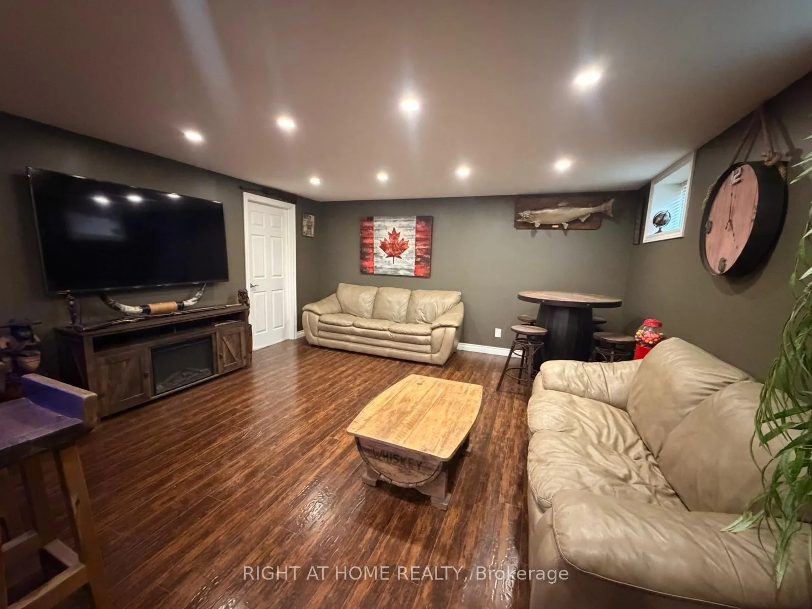 Photo 11 of 786 8th Street E, Owen Sound — HOMEH