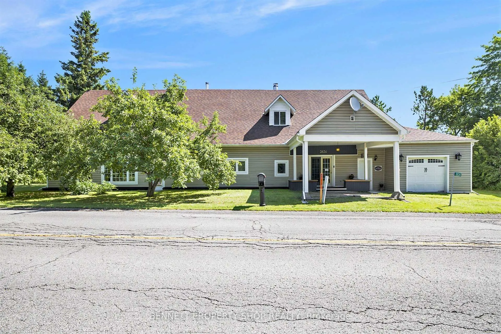 Front of 3834 Woodkilton Road
