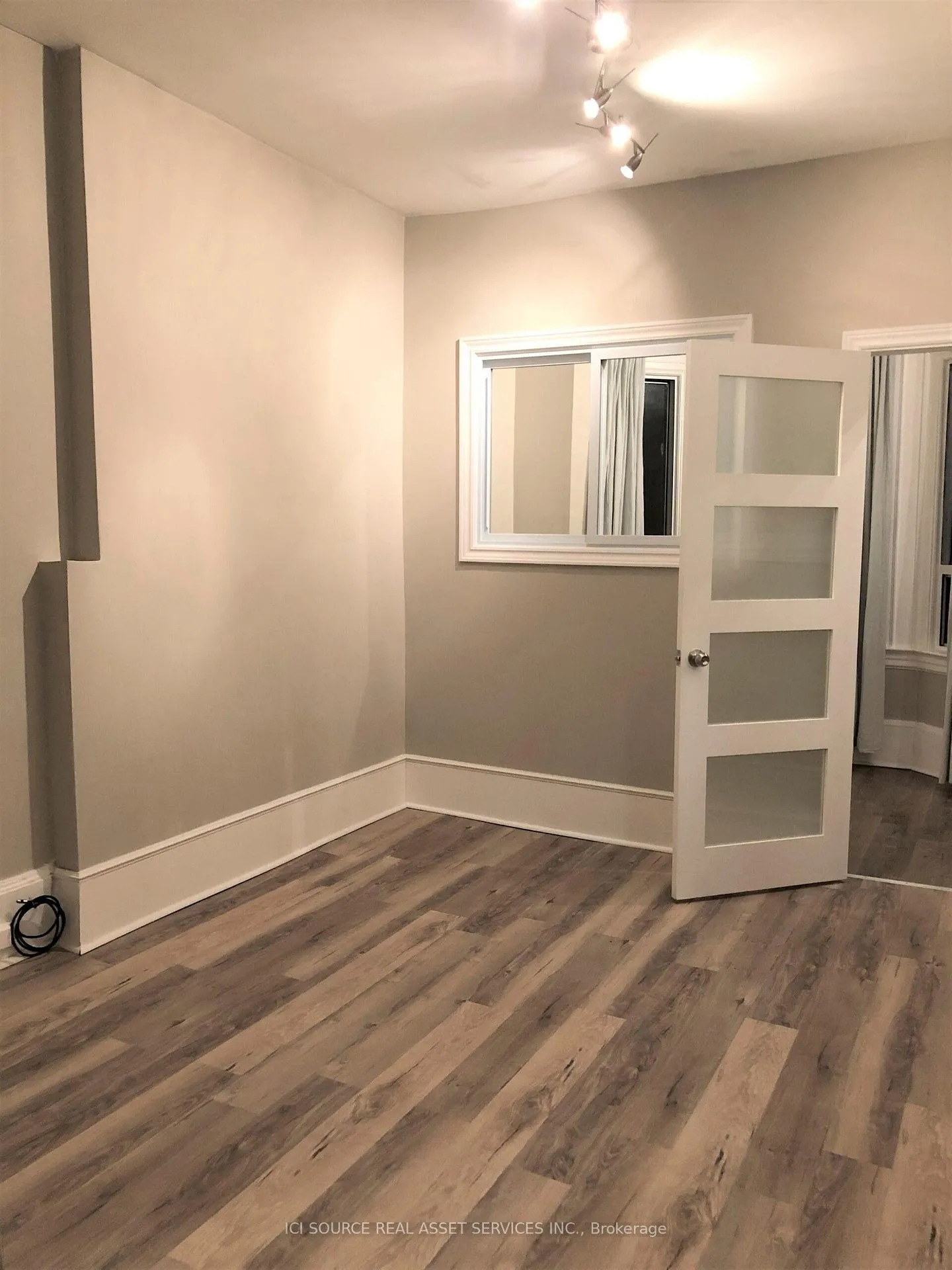 Photo 6 of Unit Main (1st), 19 Tyndall Avenue, Toronto, South Parkdale — HOMEH
