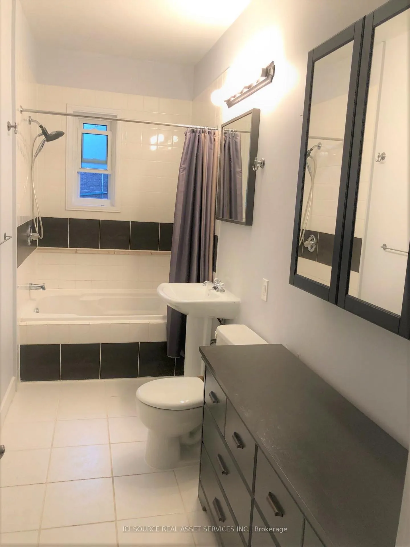 Photo 9 of Unit Main (1st), 19 Tyndall Avenue, Toronto, South Parkdale — HOMEH