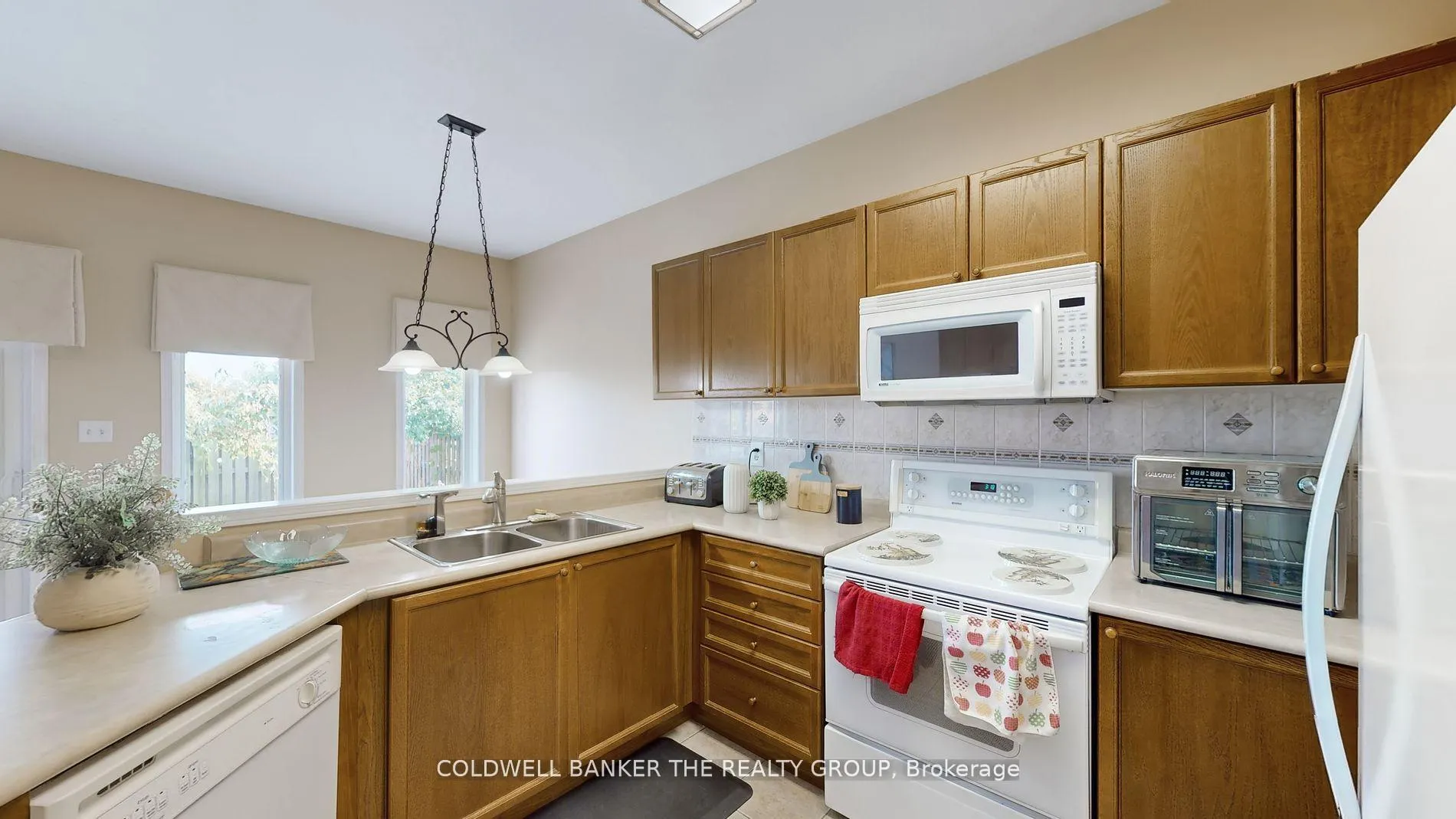 Photo 9 of 5 Collingwood Avenue, Brampton, Snelgrove — HOMEH