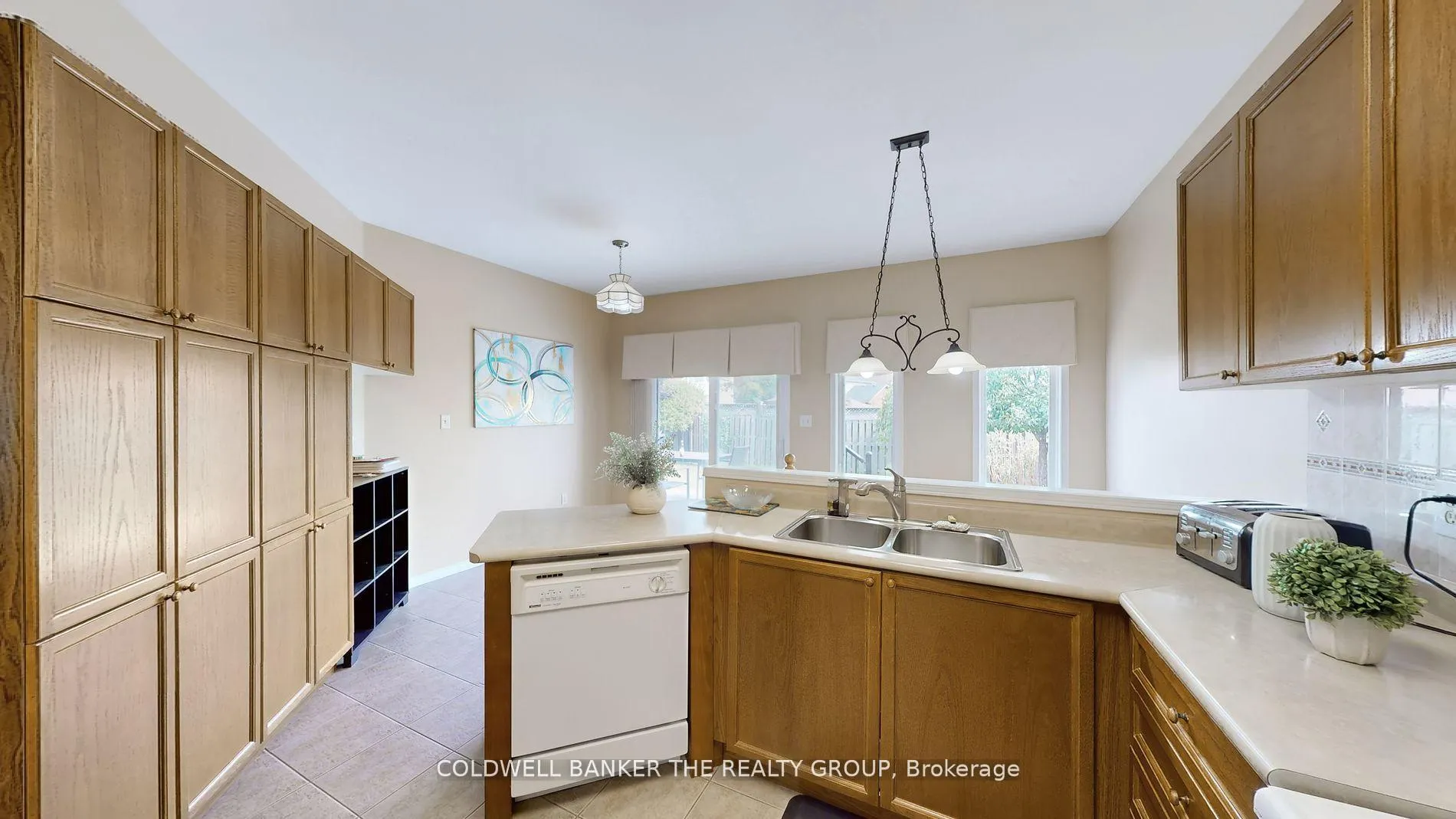 Photo 11 of 5 Collingwood Avenue, Brampton, Snelgrove — HOMEH