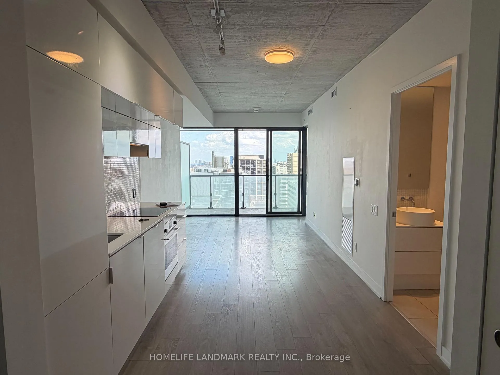 Photo 1 of Unit 1209, 185 Roehampton Road, Toronto, Mount Pleasant West — HOMEH