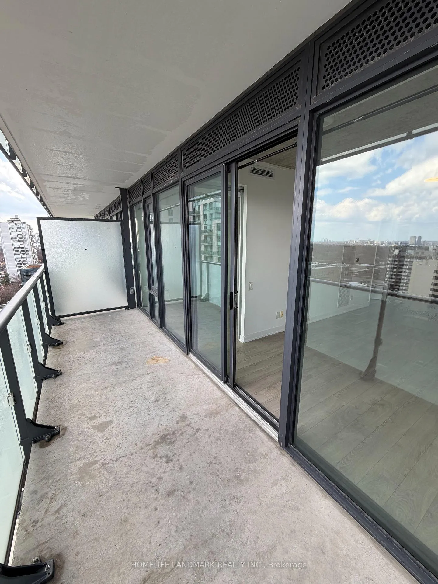Photo 2 of Unit 1209, 185 Roehampton Road, Toronto, Mount Pleasant West — HOMEH