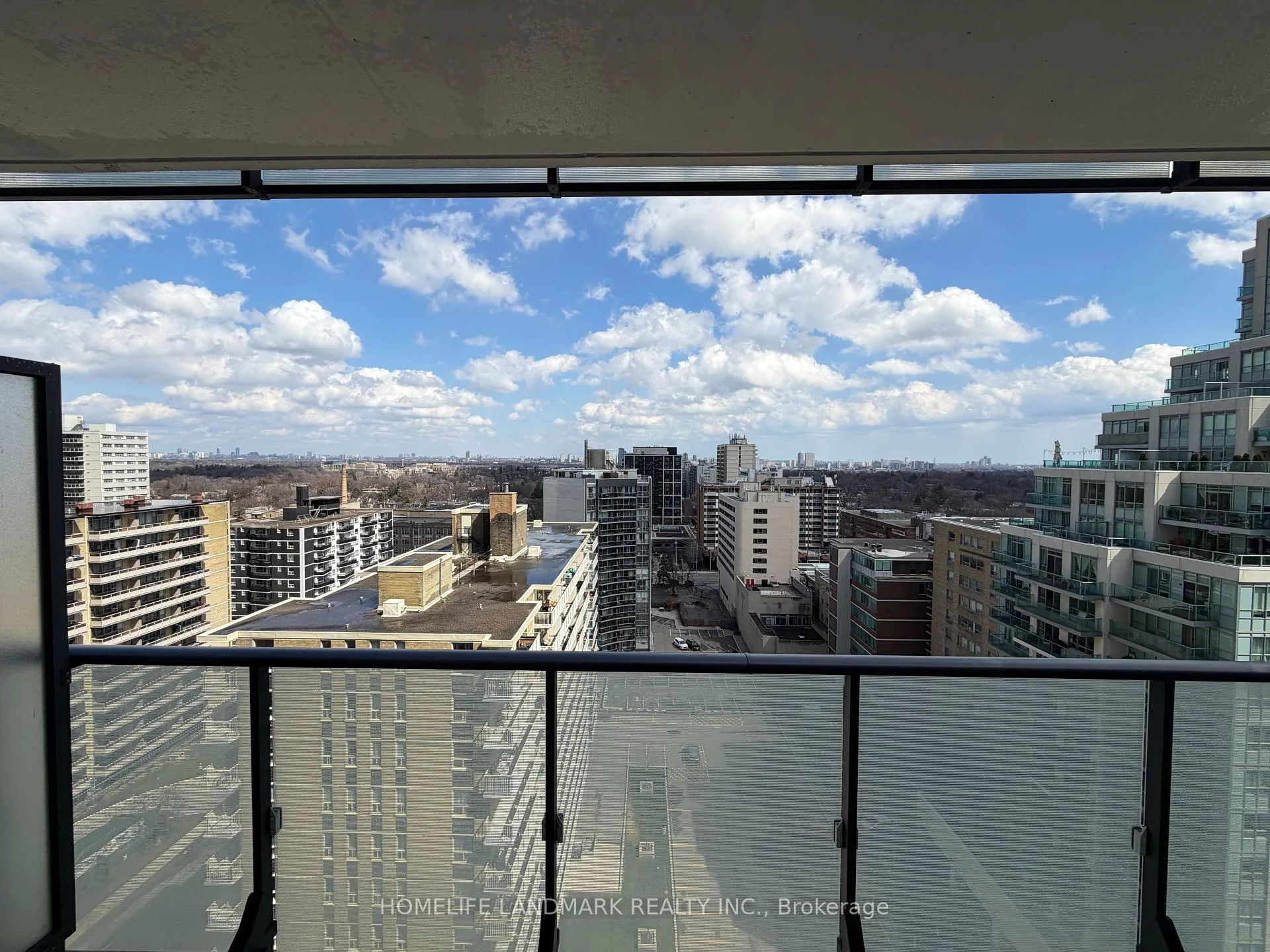 Photo 3 of Unit 1209, 185 Roehampton Road, Toronto, Mount Pleasant West — HOMEH