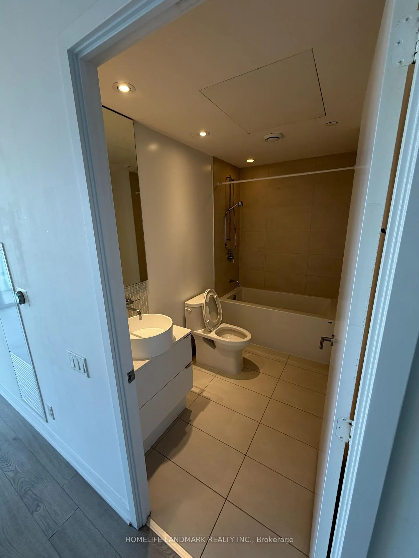 Photo 7 of Unit 1209, 185 Roehampton Road, Toronto, Mount Pleasant West — HOMEH