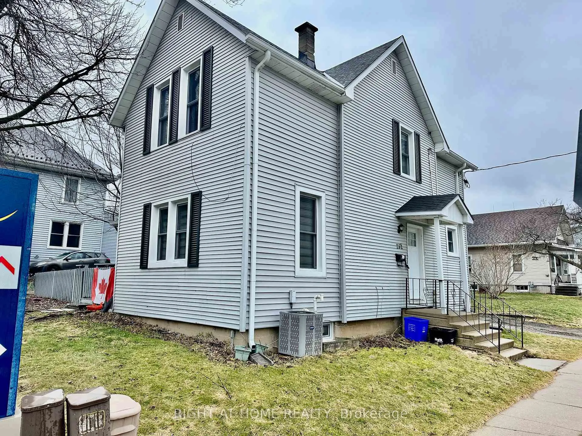 Photo 7 of 252 Robinson Street, Norfolk, Simcoe — HOMEH