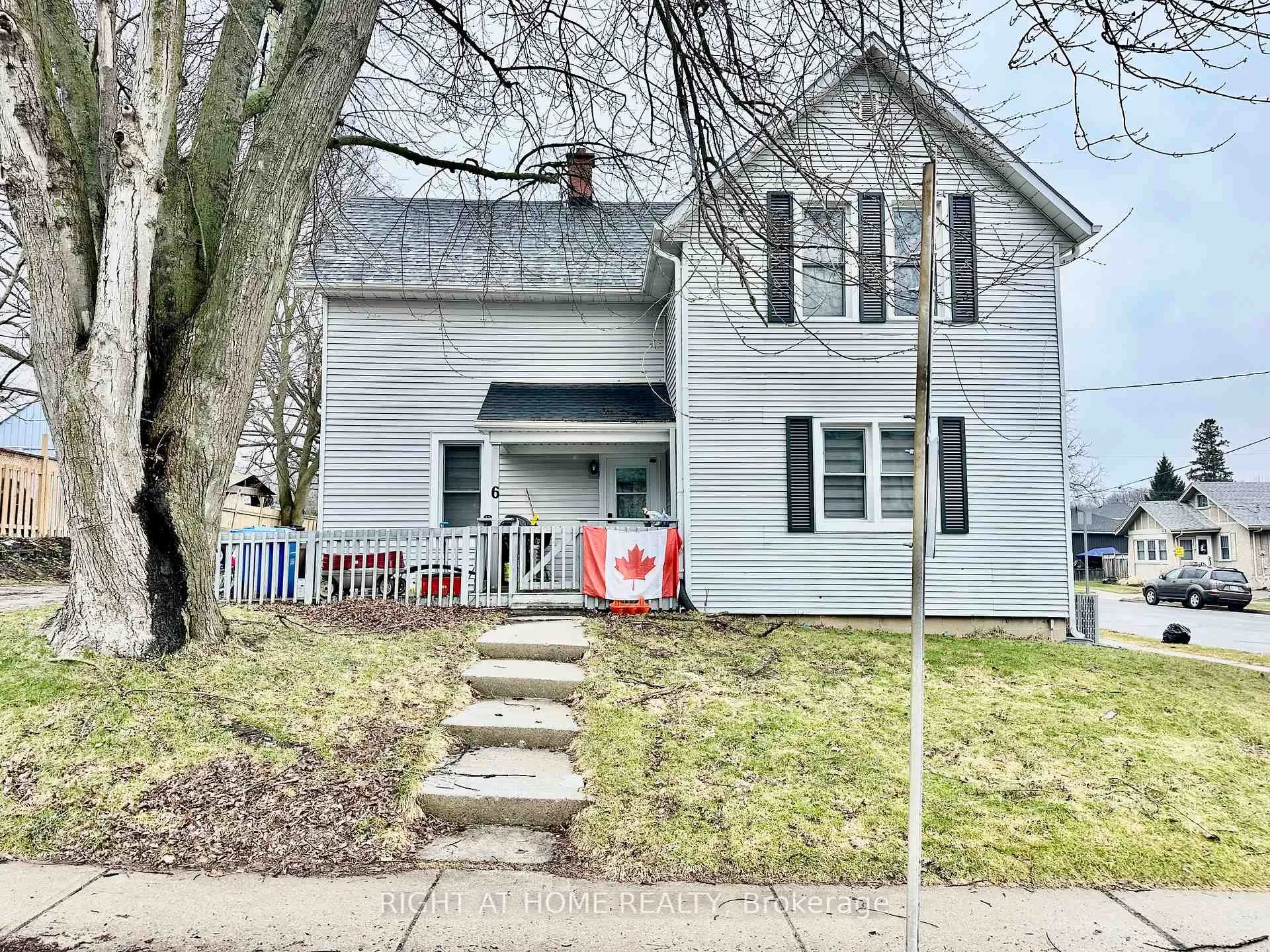 Photo 9 of 252 Robinson Street, Norfolk, Simcoe — HOMEH