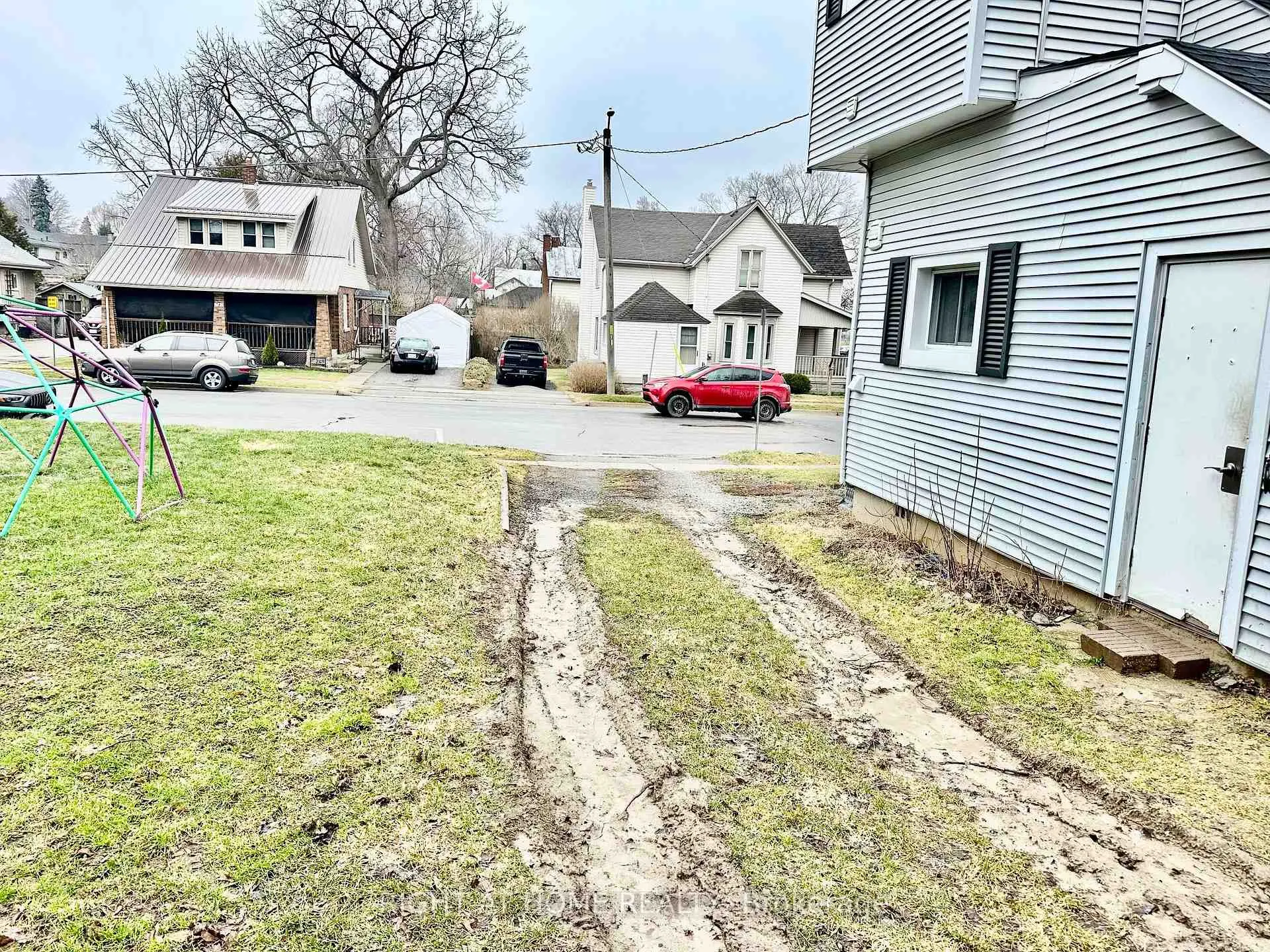 Photo 38 of 252 Robinson Street, Norfolk, Simcoe — HOMEH