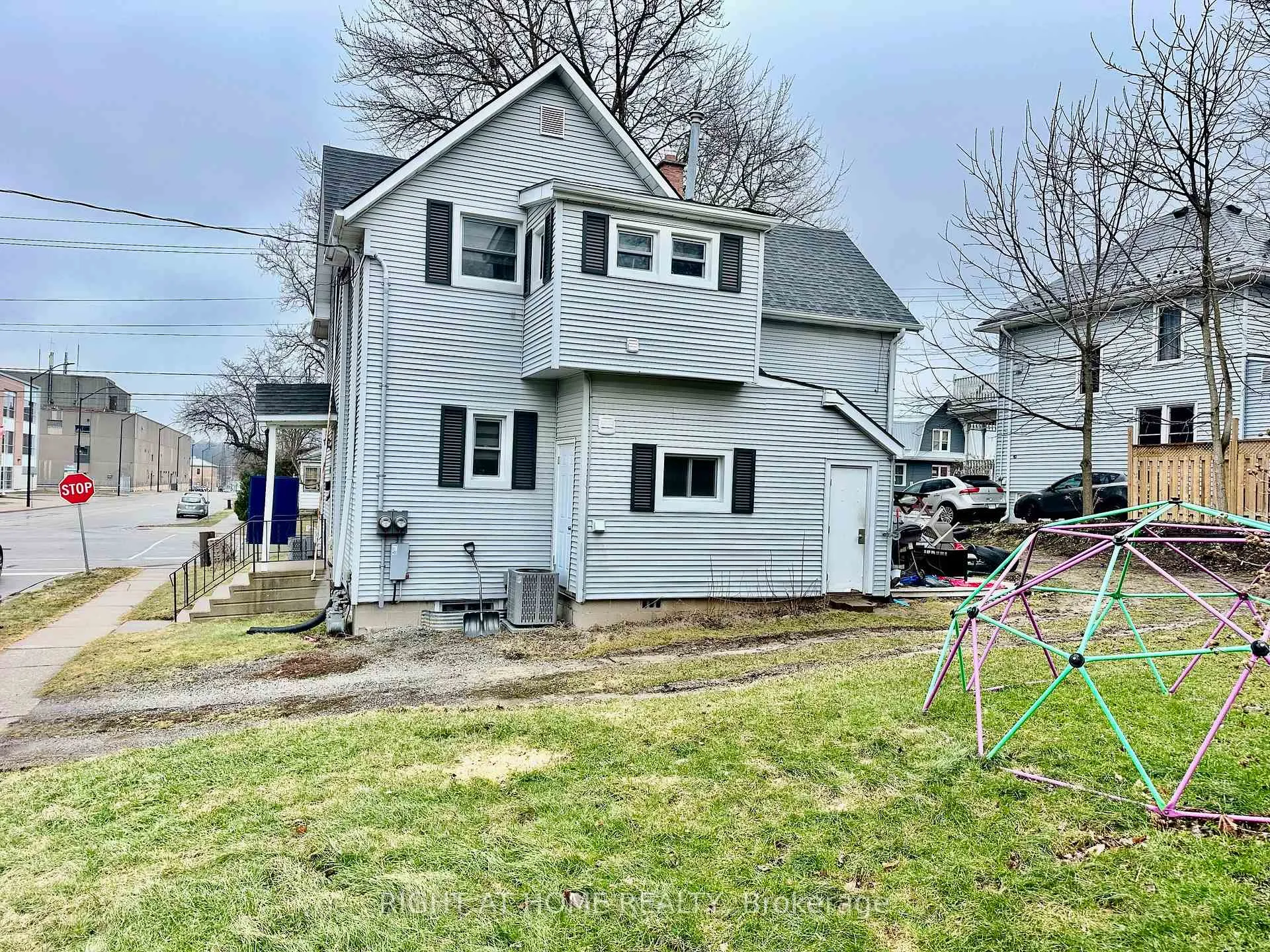 Photo 40 of 252 Robinson Street, Norfolk, Simcoe — HOMEH