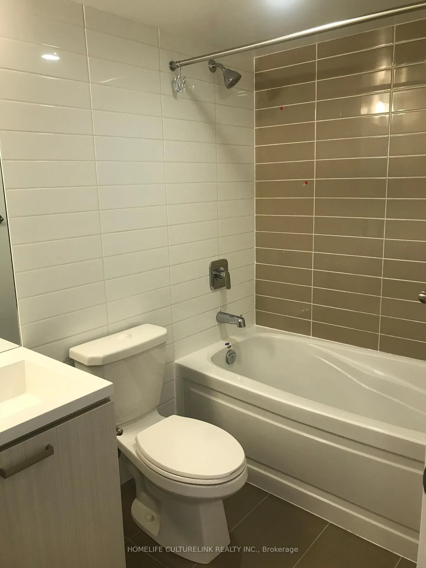 Photo 2 of Unit 1403, 125 Redpath Avenue, Toronto, Mount Pleasant West — HOMEH