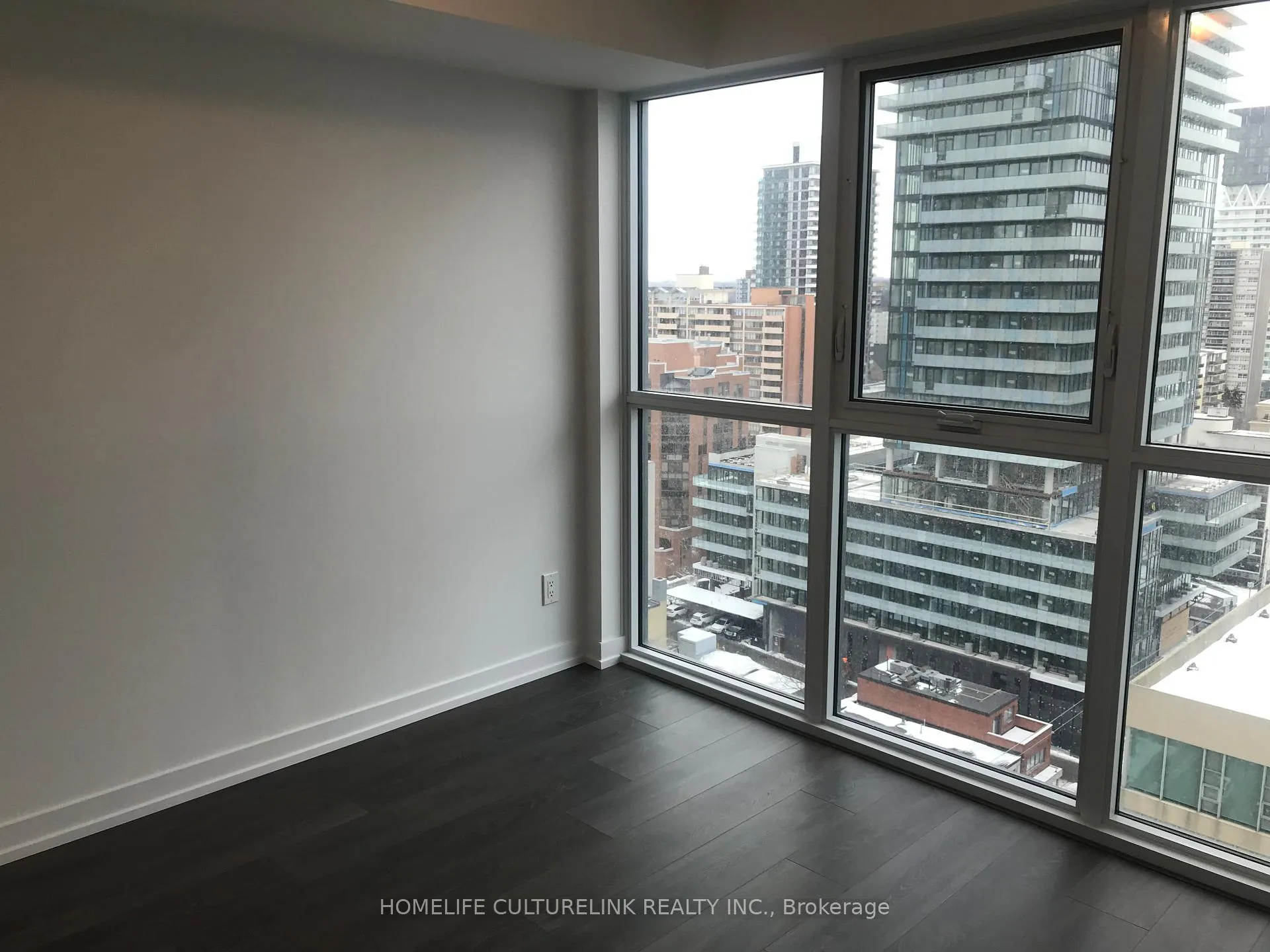 Photo 3 of Unit 1403, 125 Redpath Avenue, Toronto, Mount Pleasant West — HOMEH