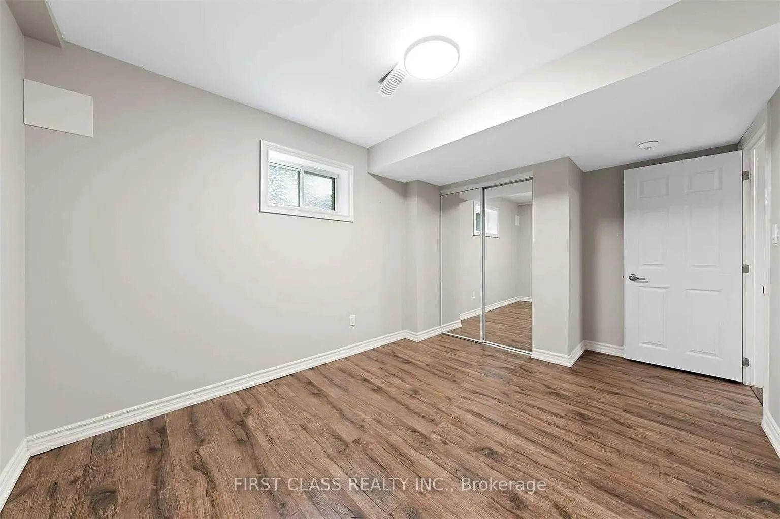 Photo 4 of Unit Bsmt, 10 Leslie Avenue, Barrie, Holly — HOMEH