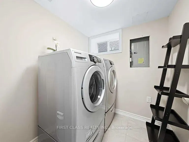 Photo 7 of Unit Bsmt, 10 Leslie Avenue, Barrie, Holly — HOMEH
