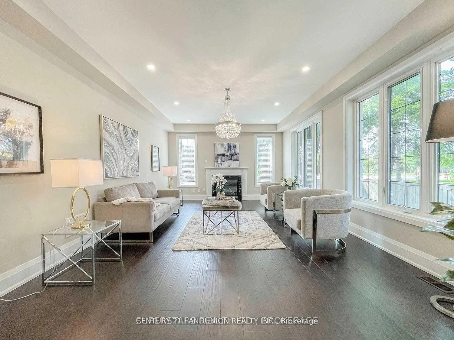 Photo 5 of 2 Stonebridge Drive, Markham, Berczy — HOMEH