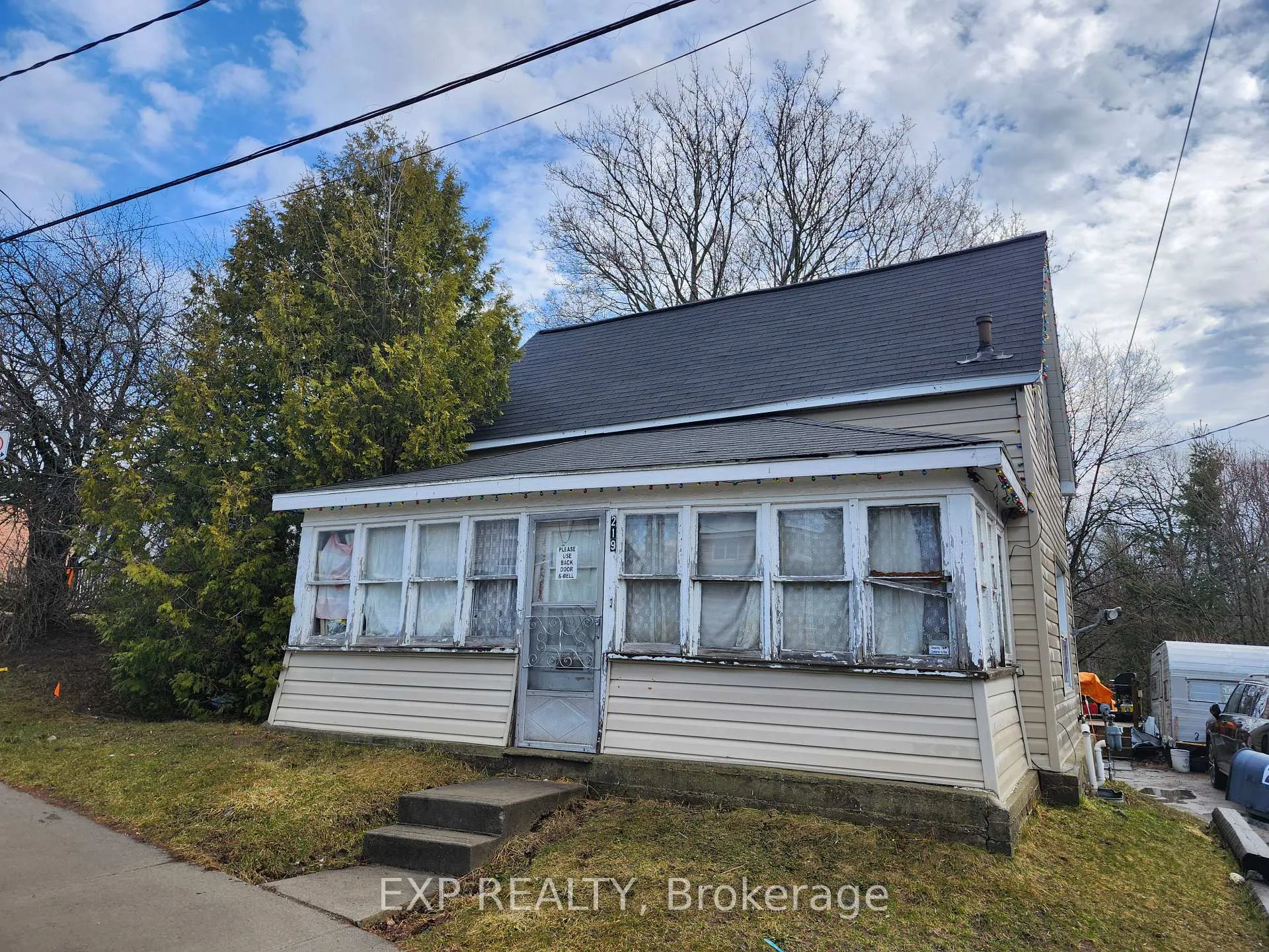 Photo 1 of 219 Bartholomew Street, Brockville — HOMEH