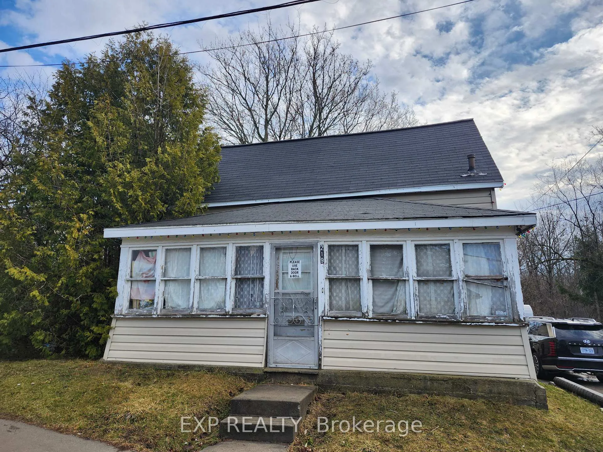Photo 7 of 219 Bartholomew Street, Brockville — HOMEH