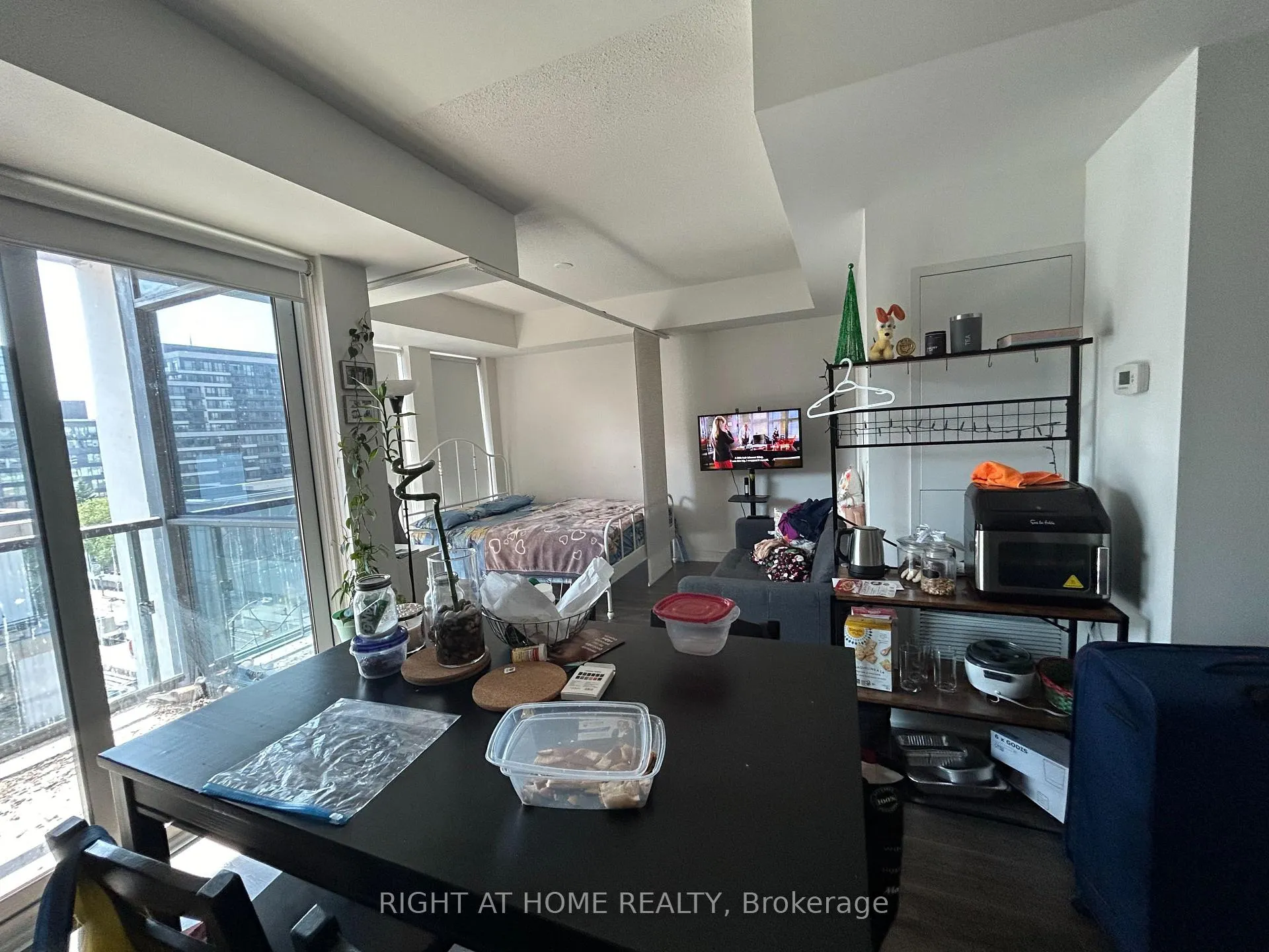 Photo 4 of Unit 714, 170 Sumach Street, Toronto, Regent Park — HOMEH