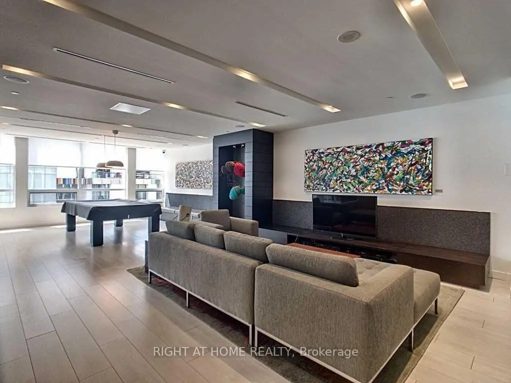 Photo 8 of Unit 714, 170 Sumach Street, Toronto, Regent Park — HOMEH
