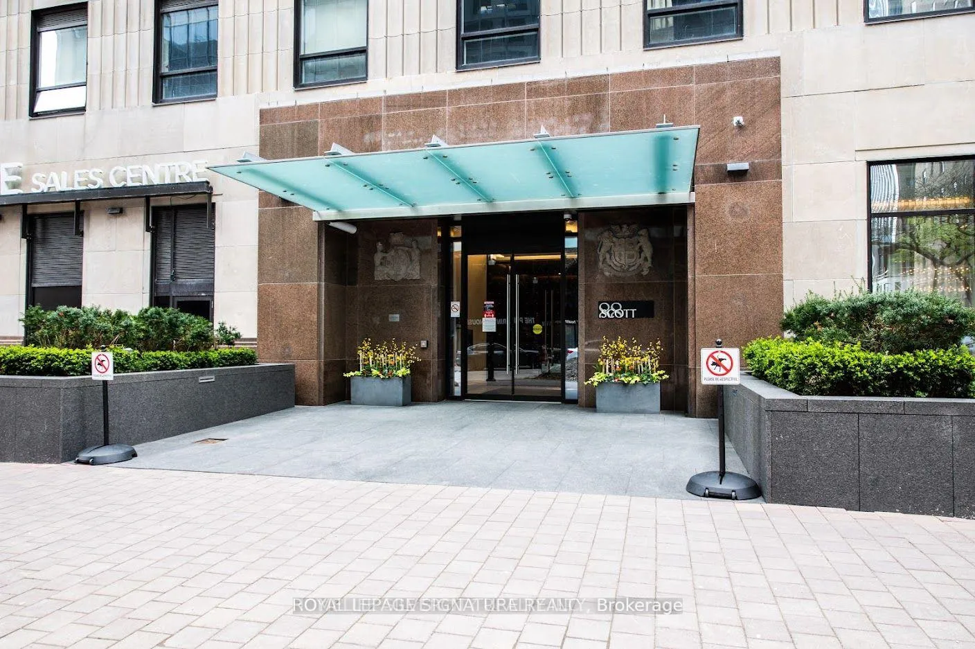 Photo 4 of Unit 4203, 88 Scott Street, Toronto, Church-Yonge Corridor — HOMEH