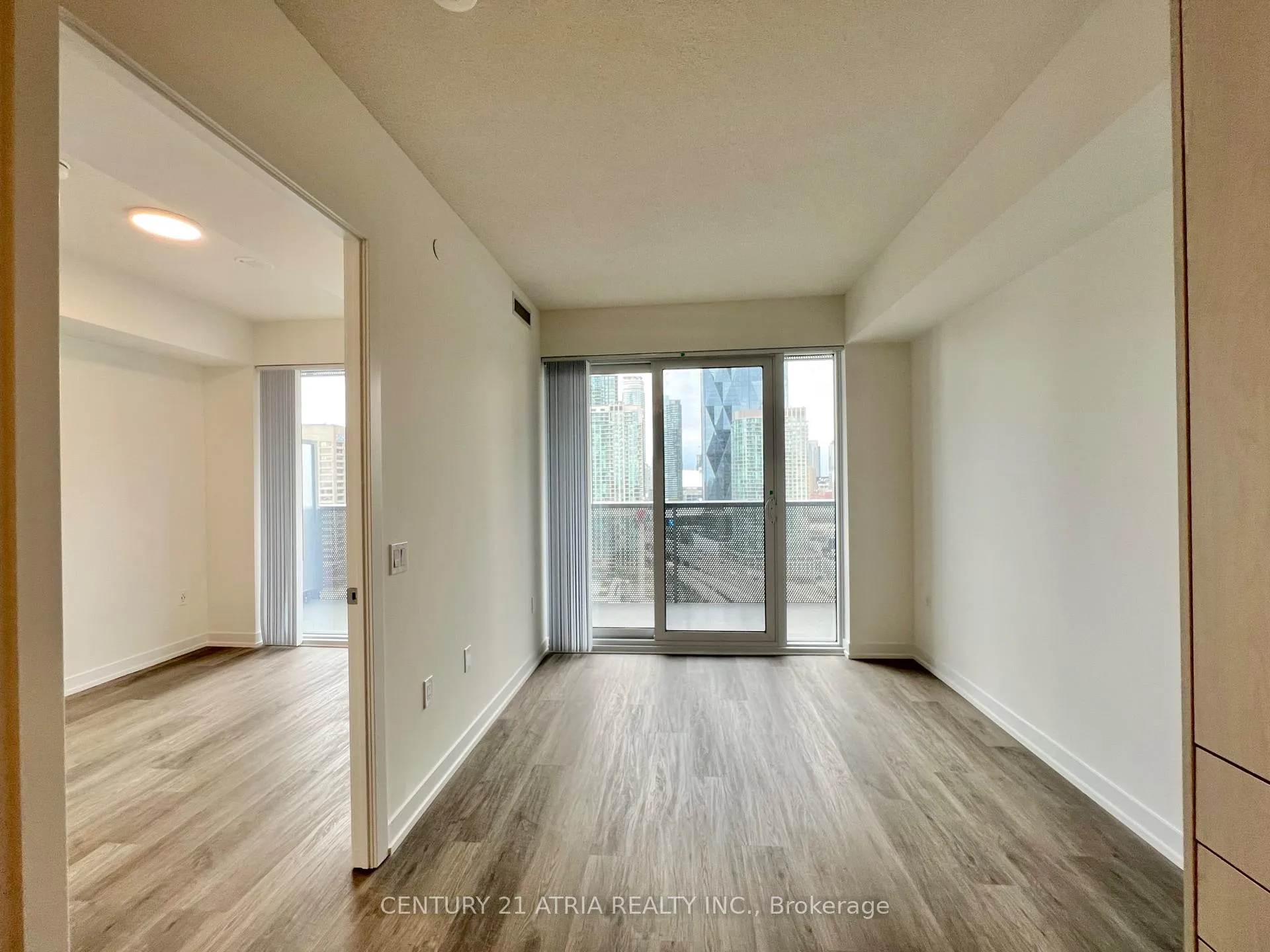 Photo 7 of Unit 2515, 55 Cooper Street, Toronto, Waterfront Communities — HOMEH