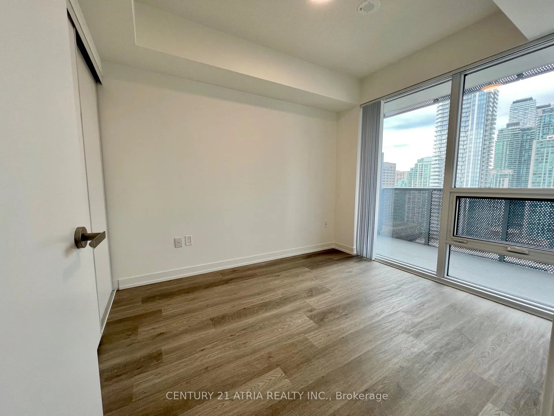 Photo 8 of Unit 2515, 55 Cooper Street, Toronto, Waterfront Communities — HOMEH