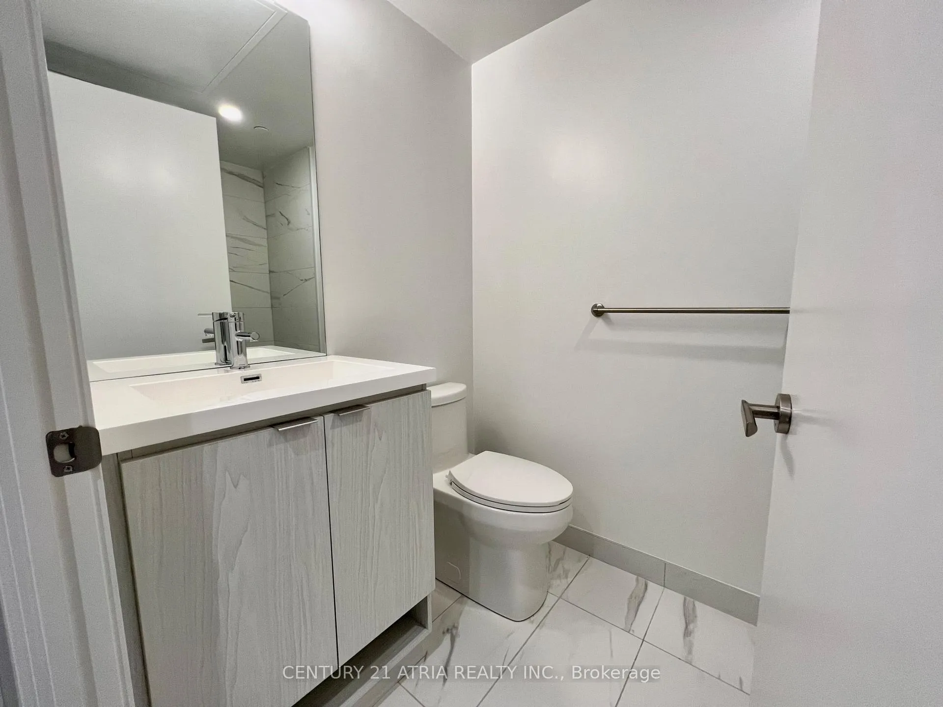 Photo 11 of Unit 2515, 55 Cooper Street, Toronto, Waterfront Communities — HOMEH