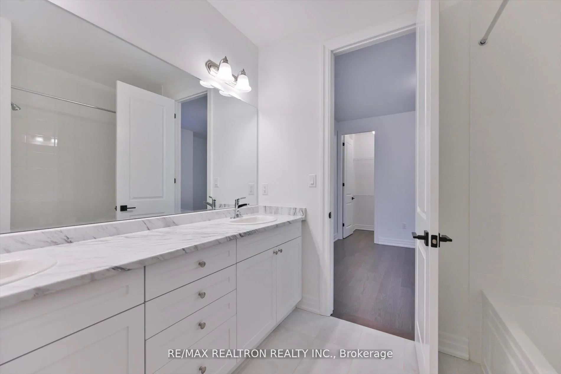Photo 37 of 2858 Foxden Square, Pickering, Rural Pickering — HOMEH