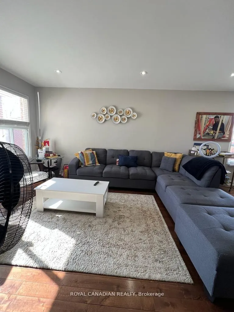 Photo 5 of 29 Jay Street, Brampton, Heart Lake West — HOMEH