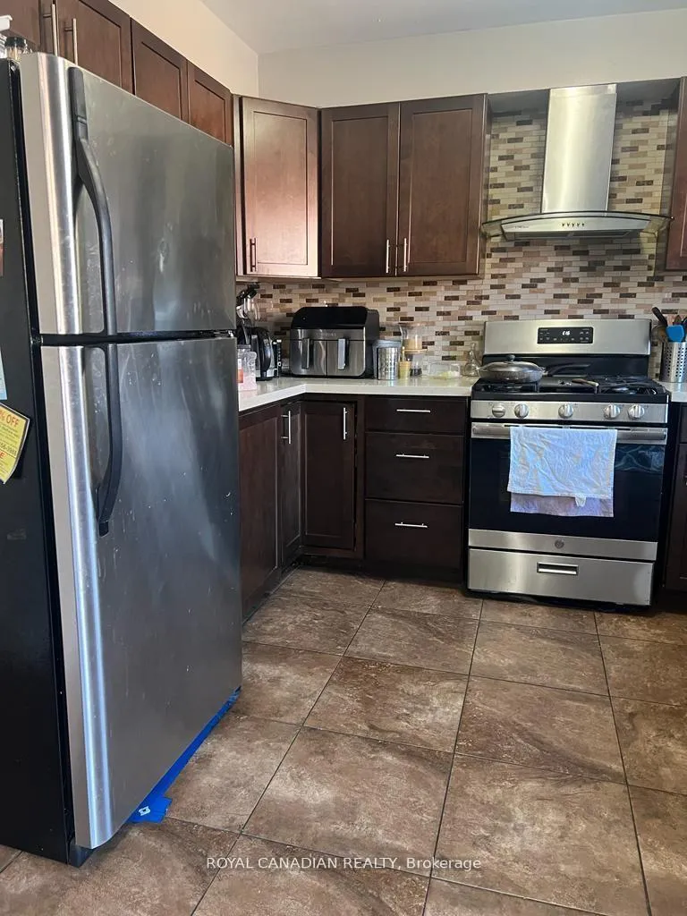 Photo 7 of 29 Jay Street, Brampton, Heart Lake West — HOMEH