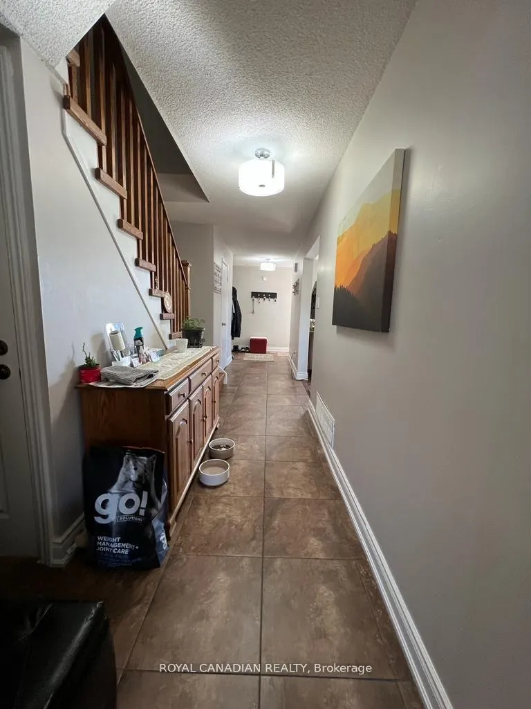 Photo 9 of 29 Jay Street, Brampton, Heart Lake West — HOMEH