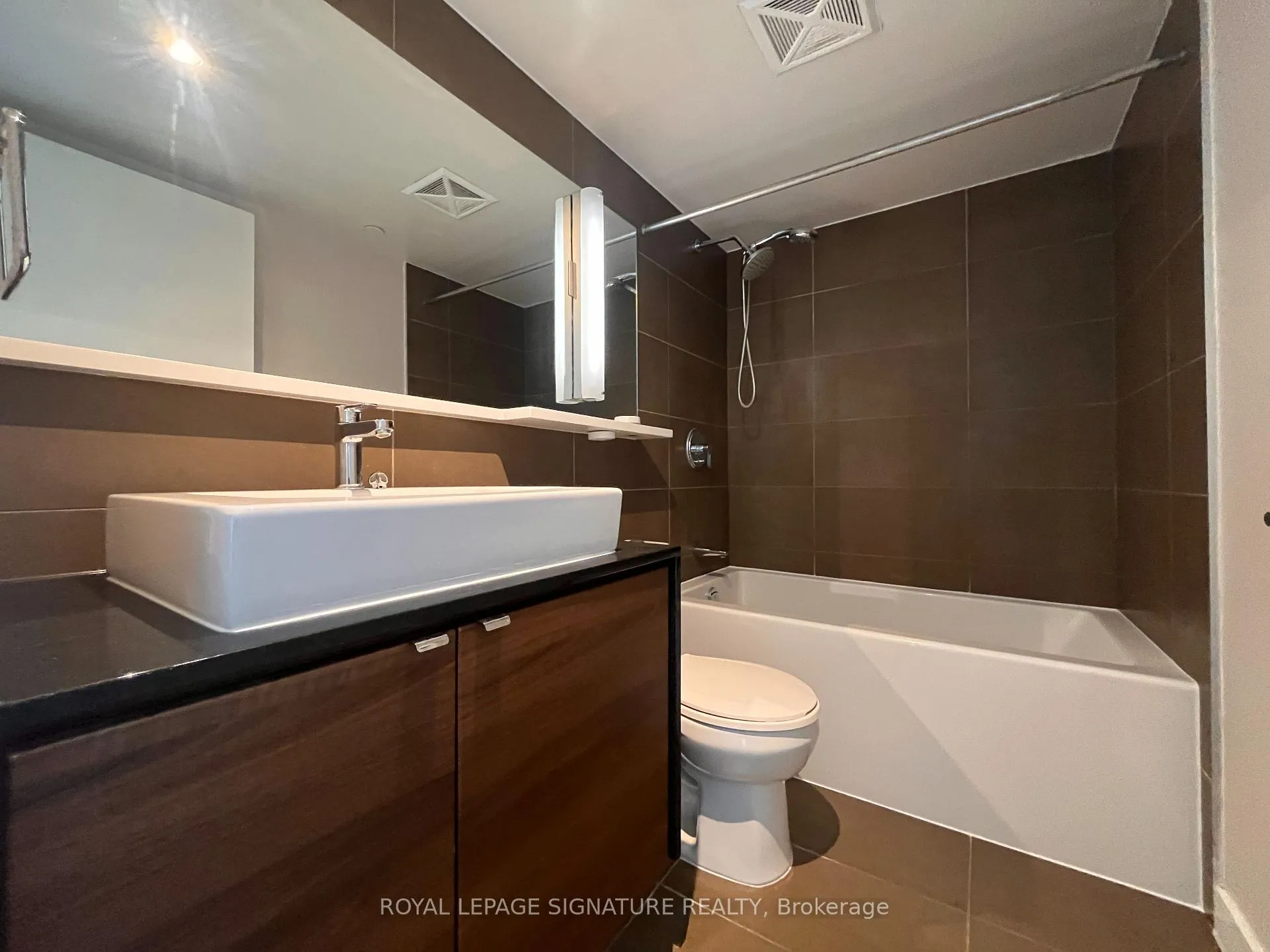 Photo 6 of Unit 2003, 72 Esther Shiner Boulevard, North York, Bayview Village — HOMEH